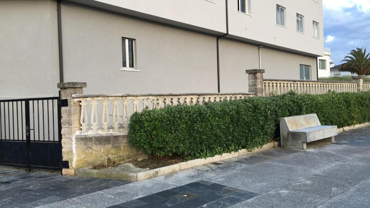 Apartamentos Playa De La Concha Porto de Espasante Exteriör bild
